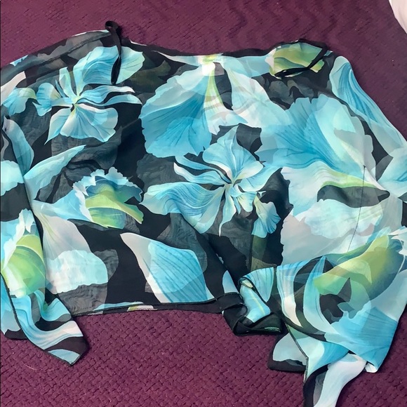 Two Tops - Picture 3 of 3